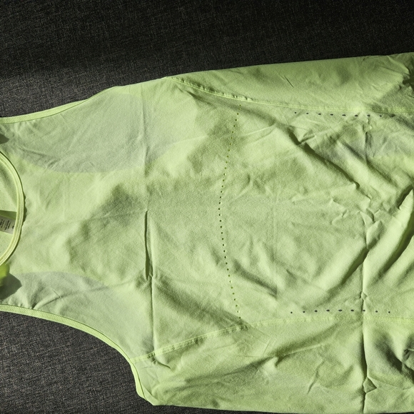 Lululemon swift ventilated racerback running tabk - Picture 4 of 7